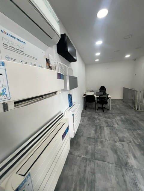 Showroom 1 (1)